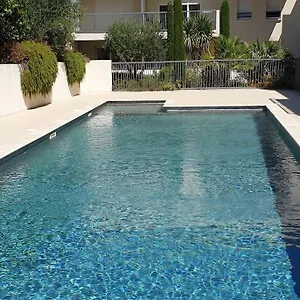 2 Pers, Terrasse, Piscine, Parking Appartement
